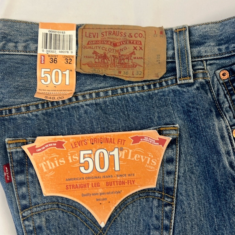 Levi’s Original Fit 501 Straight Leg Button Fly Jeans 36x32 NWT